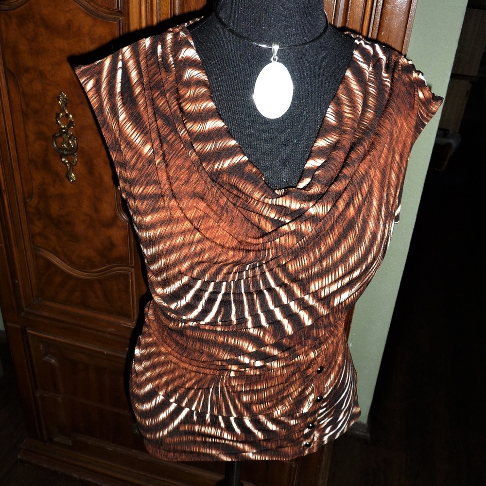 GORGEOUS TOP!!!